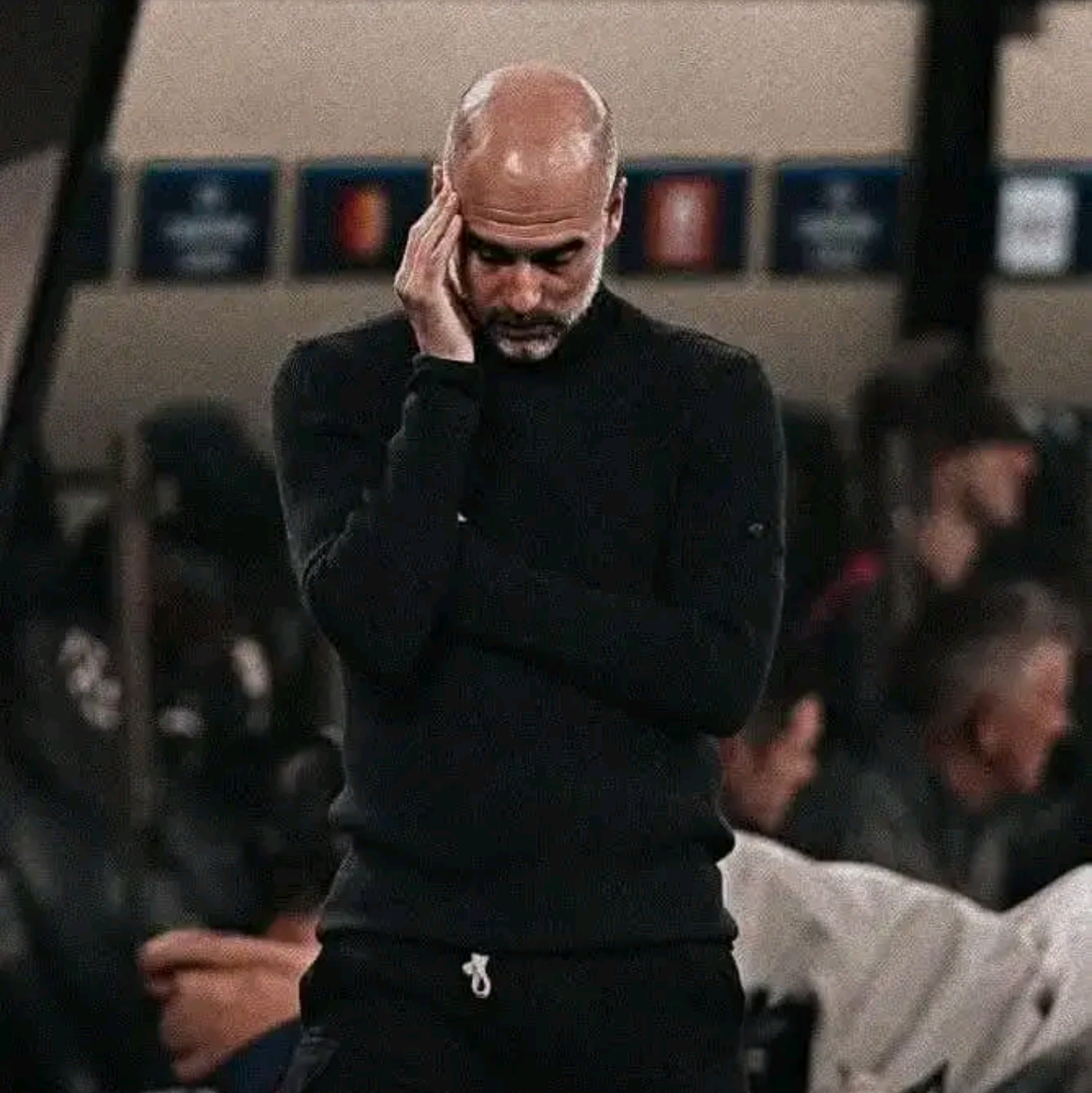 开云体育-包含巴塞罗那教练压力巨大！，萨拉赫遭遇二十持续失利观众掌声雷动的词条-开云体育